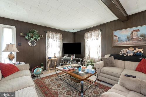 1034 Philadelphia Ave, Gilbertsville PA  19525-9511 exterior