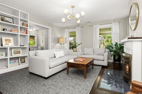 579 Bedford Rd, Pleasantville NY  10570-3348 exterior