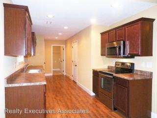 5614 Autumn Creek Dr, Knoxville TN  37924-3134 exterior