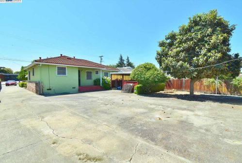 584 Willow Ave, Hayward, CA 94541-2458