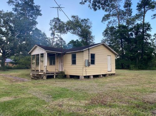 186 County Road 645, Mont Belvieu, TX 77535