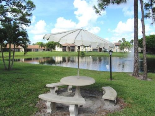 628 Sea Pine Way, West Palm Beach, FL 33415-8942