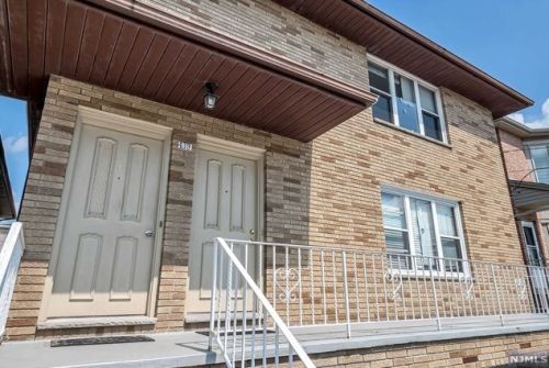 439 Jersey Ave, Fairview NJ  07022-1205 exterior