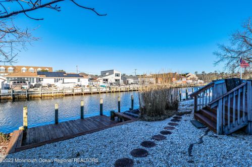 602 Ranger Dr, Lacey NJ  08731-1901 exterior