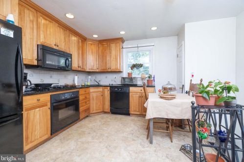 2124 Lori Dr, Wilmington, DE 19808-4706