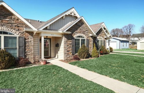 813 Middle St, Hanover, PA 17331-5011