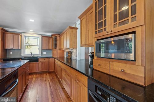 737 Hoover Rd, Blue Bell PA  19422-2015 exterior