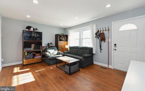 15108 Costa Dr, Woodbridge VA  22193-1647 exterior