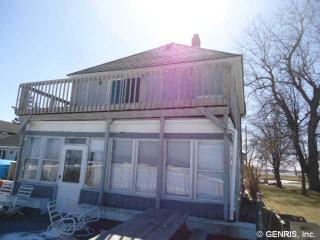 2274 Edgemere Dr, Rochester, NY 14612-1129