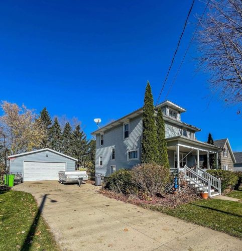 152 Prospect Ave, Beaver Dam, WI 53916-2223