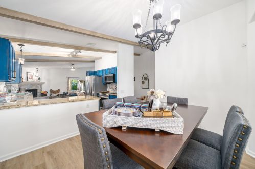 51915 Avenida Alvarado, La Quinta CA  92253-3190 exterior