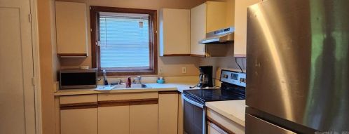 231 Long Hill Rd, Waterbury CT  06704-3718 exterior