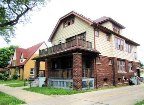 1718 Capitol Dr, Milwaukee, WI 53211-1910