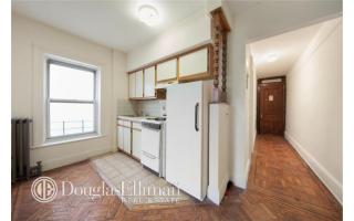 657 Saint Marks Ave, Brooklyn NY  11216-3604 exterior