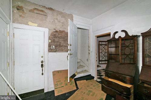 926 Broadway, Camden NJ  08103-2110 exterior