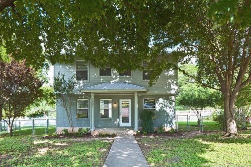 1601 10th St, Austin TX  78702-3333 exterior