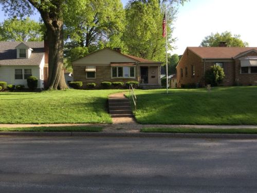 444 Holmes St, Panarama Park, IA 52722-4644