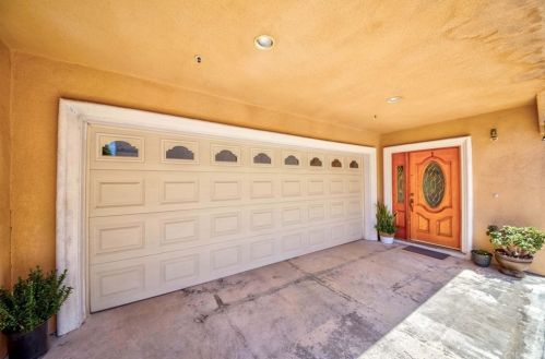 1614 207th St, Torrance, CA 90501-6438