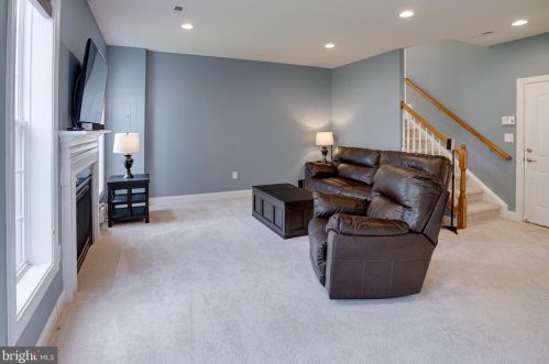 16002 Pitner St, Haymarket VA  20169-4956 exterior