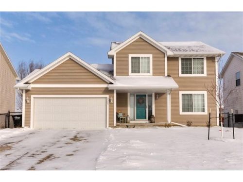 924 41st St, Ankeny, IA 50021-6710
