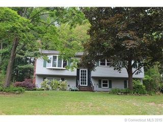 28 Fleetwood Dr, Plainville, CT 06062-1049