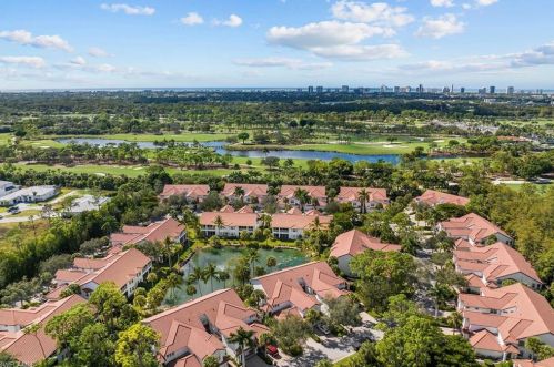 2240 Hawksridge Dr, Naples FL  34105-8543 exterior