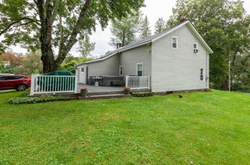 268 Quaker Ln, Hyde Park, NY 12538-2706