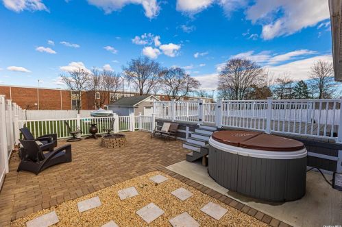 143 Sherbrooke Rd, North Lindenhurst NY  11757-1646 exterior