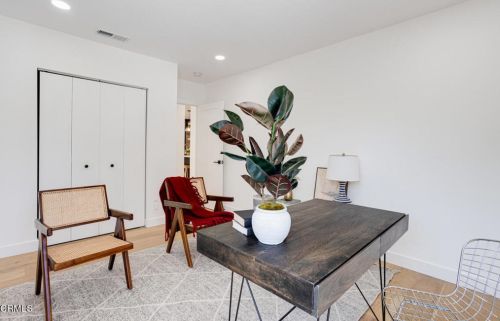 12432 La Maida St, North Hollywood CA  91607-3507 exterior