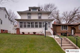 2126 33rd St, Omaha, NE 68105-3118