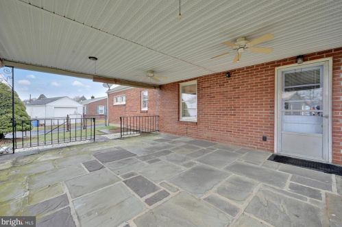 121 Lemon St, Ephrata PA  17522-2313 exterior