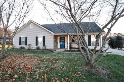 2801 Haig St, Greensboro, NC 27405-3455