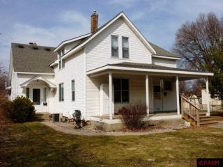 1106 6th St, Mankato, MN 56001-4212