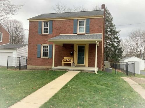 410 Oakland Ave, Grove City, PA 16127-1812