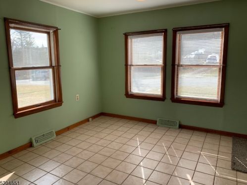 9 Henry St, Oxford NJ  07863-3027 exterior