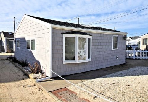 102 Crane Way, Lavallette NJ  08735-1211 exterior