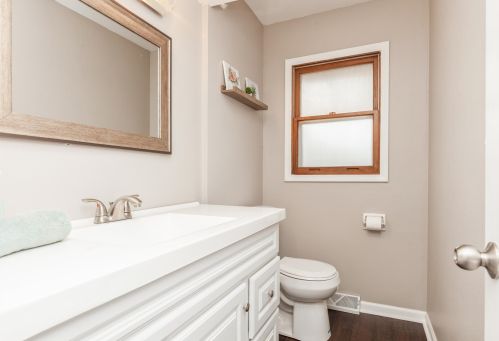 4701 Loomis Rd, Milwaukee WI  53220-4822 exterior