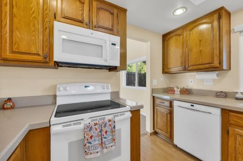5820 Merlindale Dr, Citrus Heights CA  95610-6728 exterior