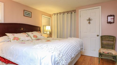 72 Peter Ct, Belmont NH  03220-3136 exterior