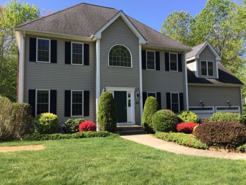 32 Vincent Rd, Mendon, MA 01756-1371