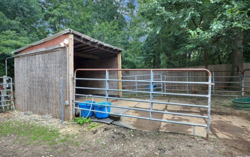 61 Bayonne Ave, Central Islip NY  11722-3429 exterior