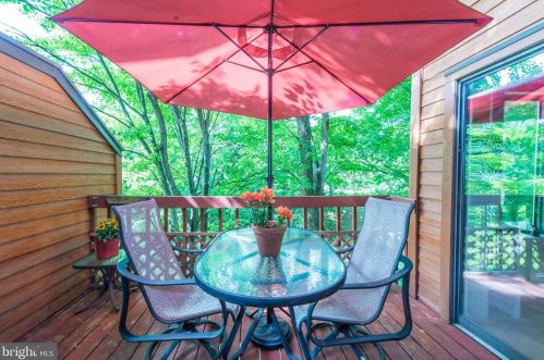 352 Winding Way, Norristown PA  19406-2633 exterior