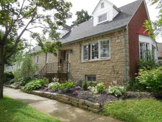 710 Cassingham Rd, Columbus, OH 43209-2404