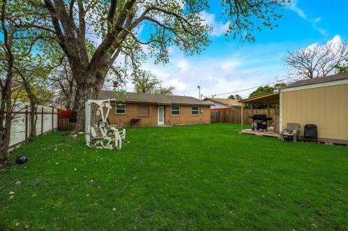 3404 Royal Crst Dr, Fort Worth TX 76140-2716 exterior