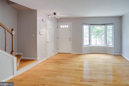 12620 Monarch Ct, Woodbridge VA  22192-5167 exterior