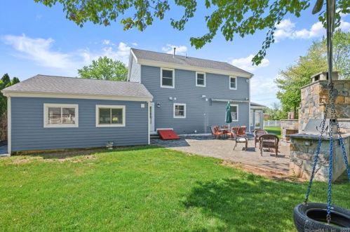 26 Bonheur Rd, Bridgeport CT  06611-3404 exterior