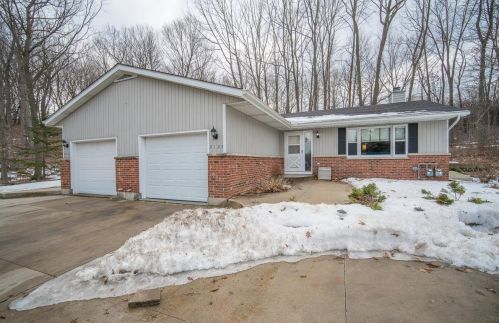 2122 Willowbrook Dr, West Bend, WI 53090-1780