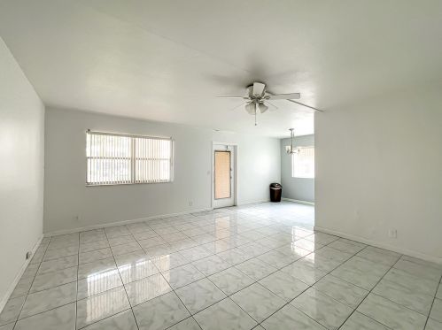 628 Saxony, Delray Beach FL  33446-1056 exterior