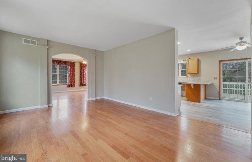 63 Lakeside Dr, Collegeville, PA 19426-4109