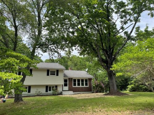 301 Wauregan Rd, Killingly, CT 06239-3716